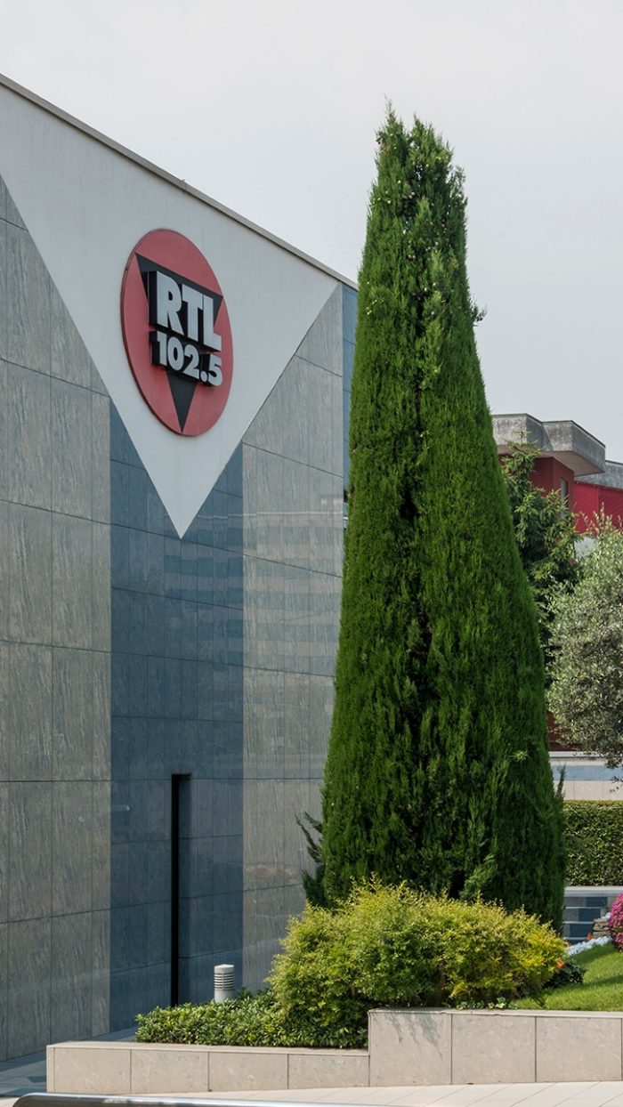 Radio RTL 102,5 bâtiment privé 