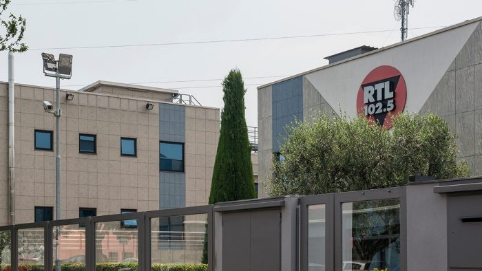 Radio RTL 102,5 bâtiment privé 