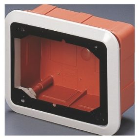 קופסה עם מסגרת להתקנת שקעים אופקיים מתחת לטיח - 16/32A‏ CBF‏ - IP44