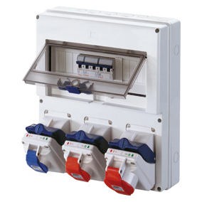 Wired COMBIBLOC boards with compact interlocked socket-outlets - IP44/IP55
